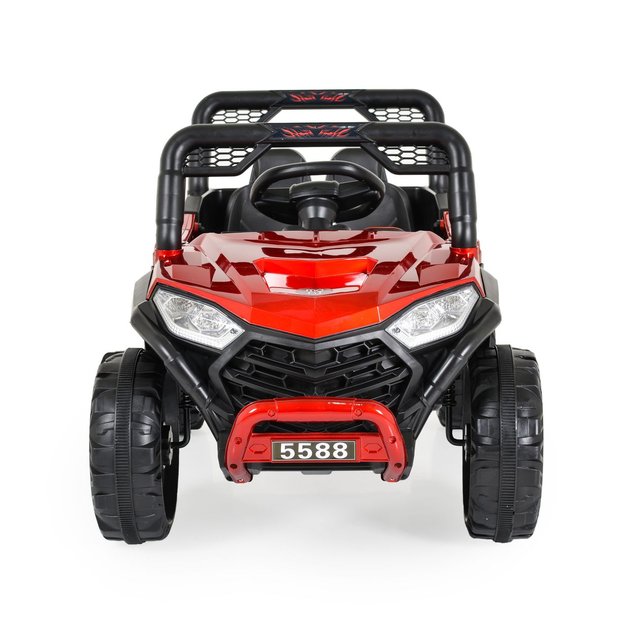 Ein rotes Spielzeugauto mit schwarzen Akzenten, einschließlich Überrollkäfig und großen Reifen, auf weißem Hintergrund.