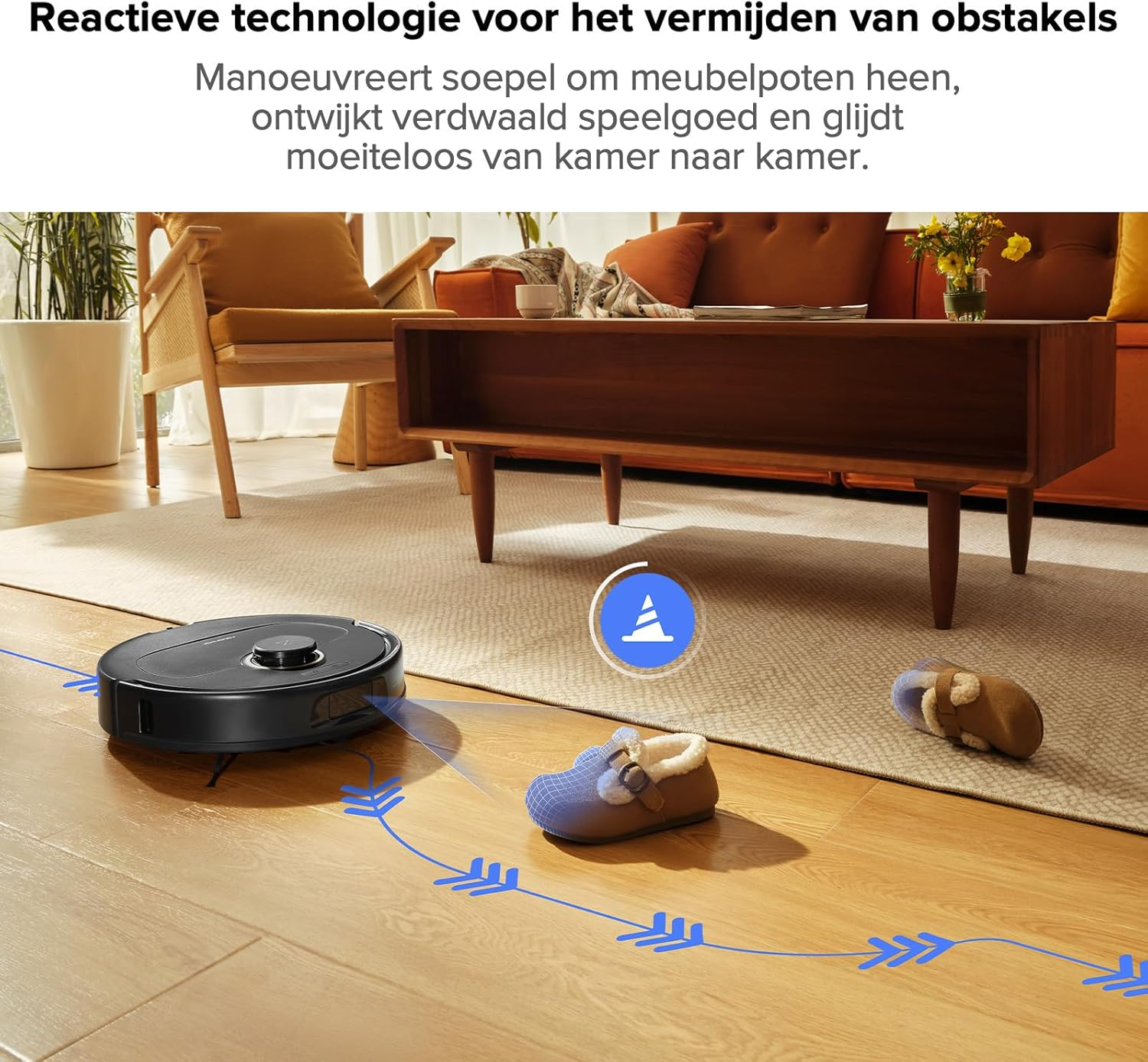 Un robot aspirateur noir naviguant autour d'obstacles sur un sol en bois.