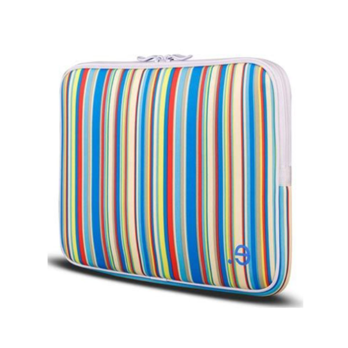 Bunte gestreifte Laptop-Hülle mit Reißverschluss, auf weißer Oberfläche, mit weißem Hintergrund.