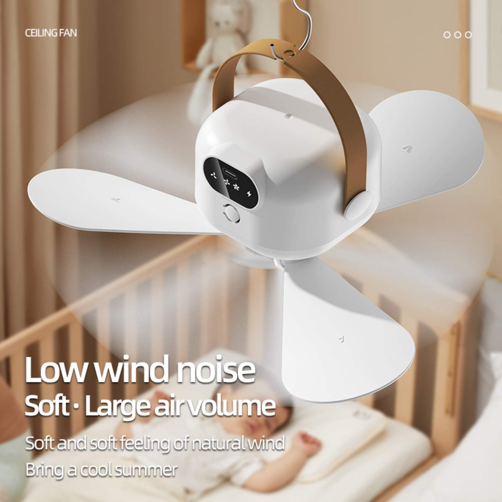 Ein weißer Deckenventilator hängt über einem Babybett, mit Text über geringe Windgeräusche und sanftes Luftvolumen.