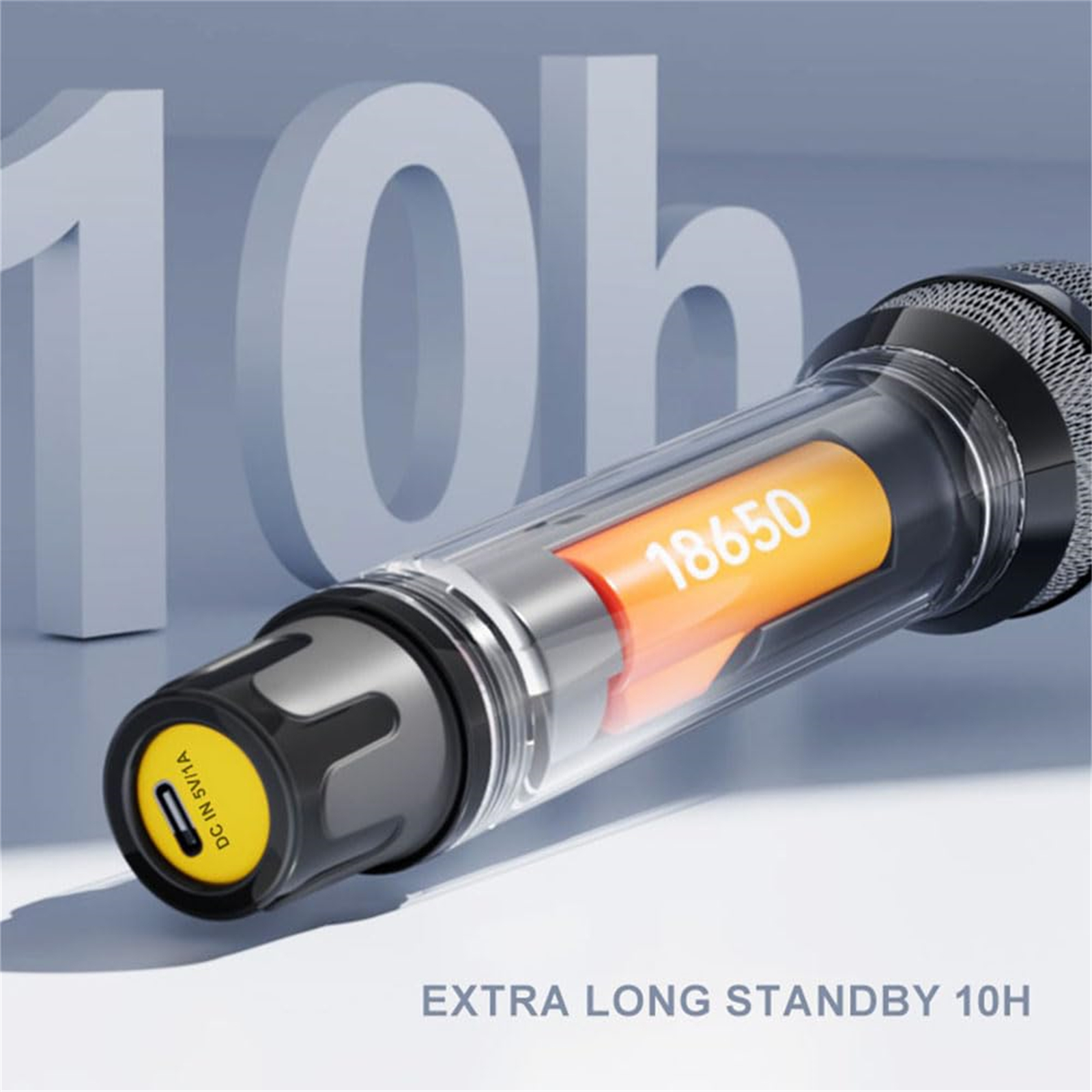 Ein Mikrofon zeigt seinen Akku mit dem Text 'EXTRA LONG STANDBY 10H'.
