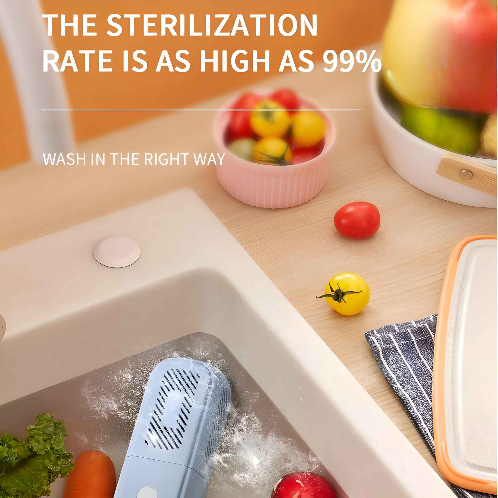 Spüle mit Obst und Gemüse. Ein Sterilisationsgerät befindet sich im Waschbecken.