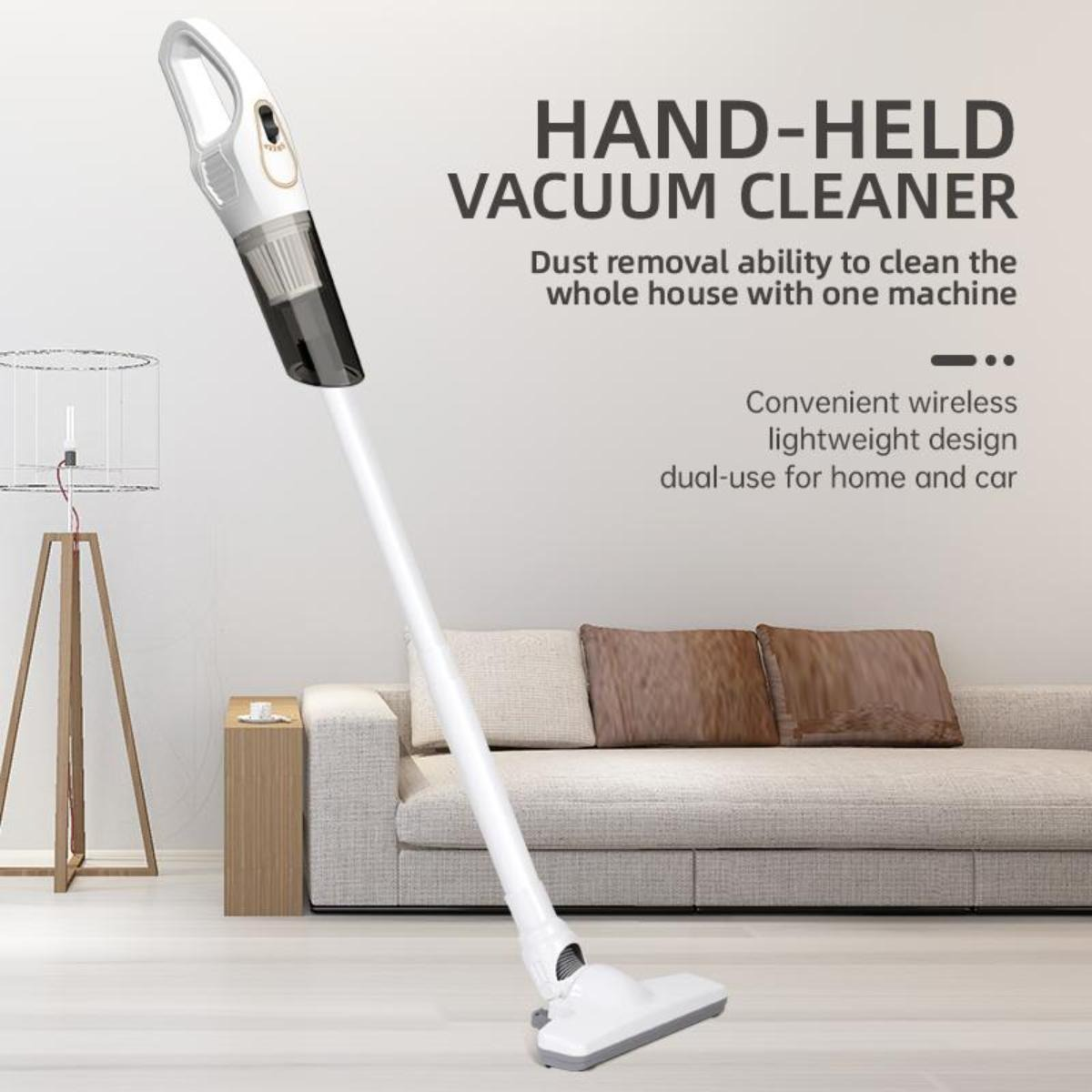 Handstaubsauger, weiß mit langem Griff, reinigt einen Raum mit Sofa und Stehlampe.