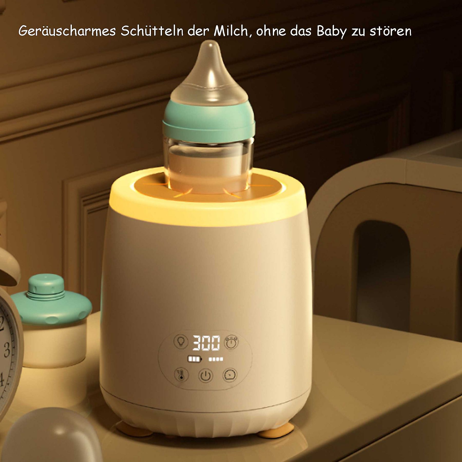 Babyflaschenwärmer mit Flasche auf einem Nachttisch. Der Wärmer leuchtet.