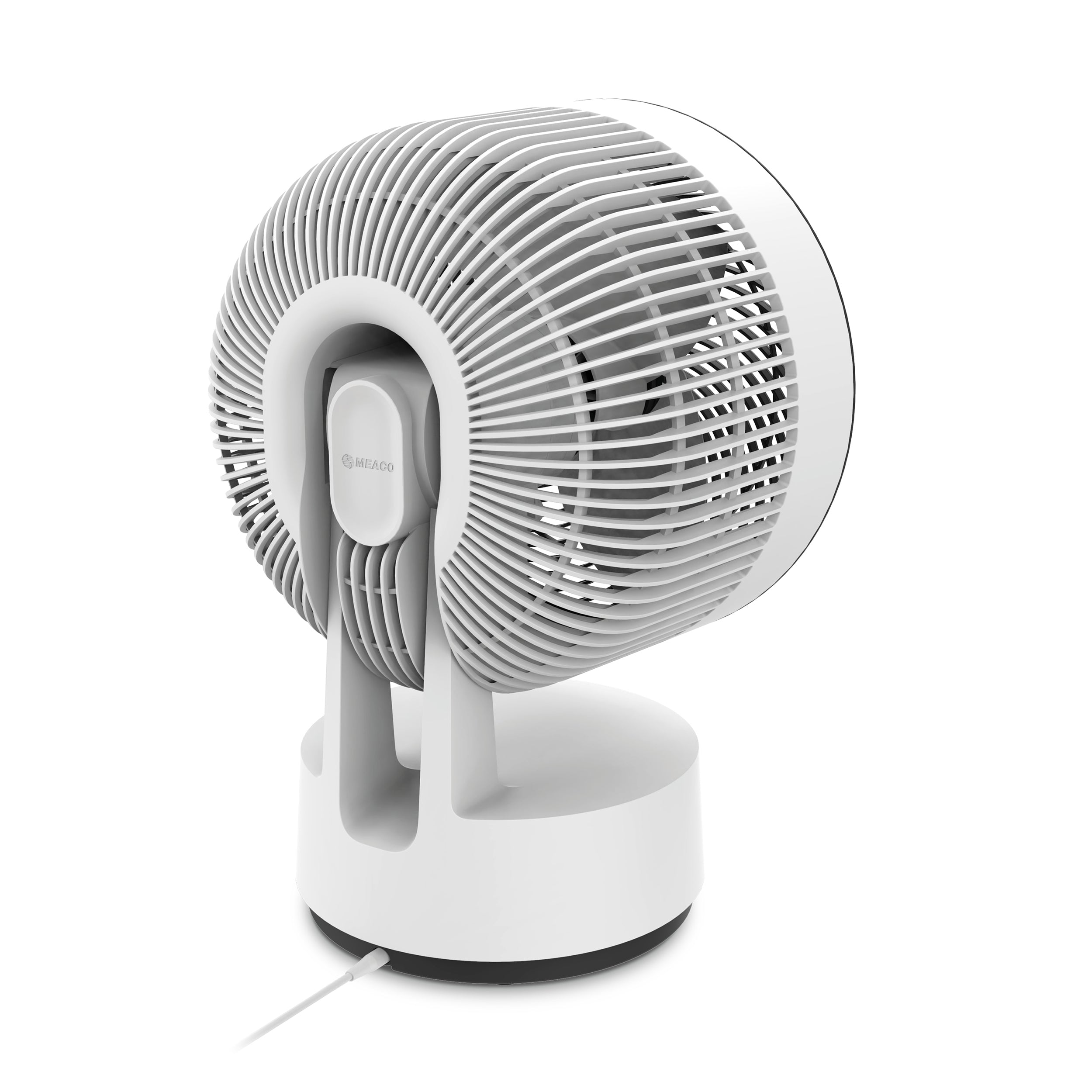 Biały wentylator o zakrzywionym kształcie, z kablem i białą podstawą, na białym tle.