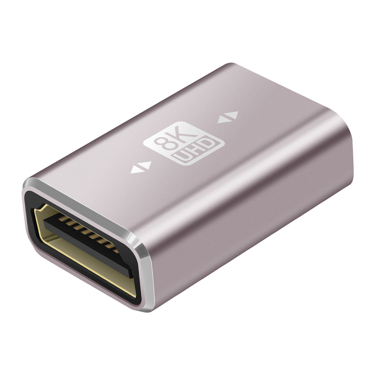 Un adattatore HDMI color argento. Ha un logo 8K UHD con frecce.