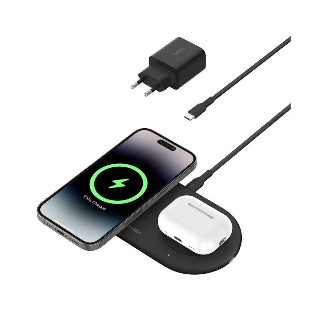 Base di ricarica wireless nera con telefono, AirPods e caricatore. Il telefono mostra 100% di carica.