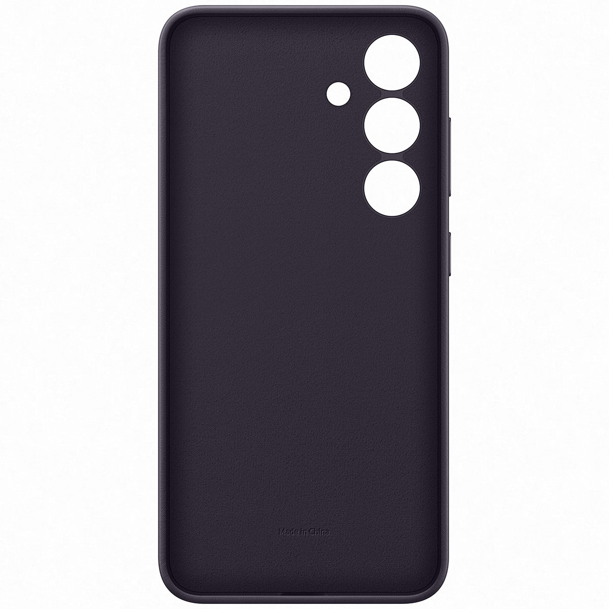 Czarny futerał na telefon z trzema wycięciami na aparat i gładką powierzchnią. Nadruk Made in China.