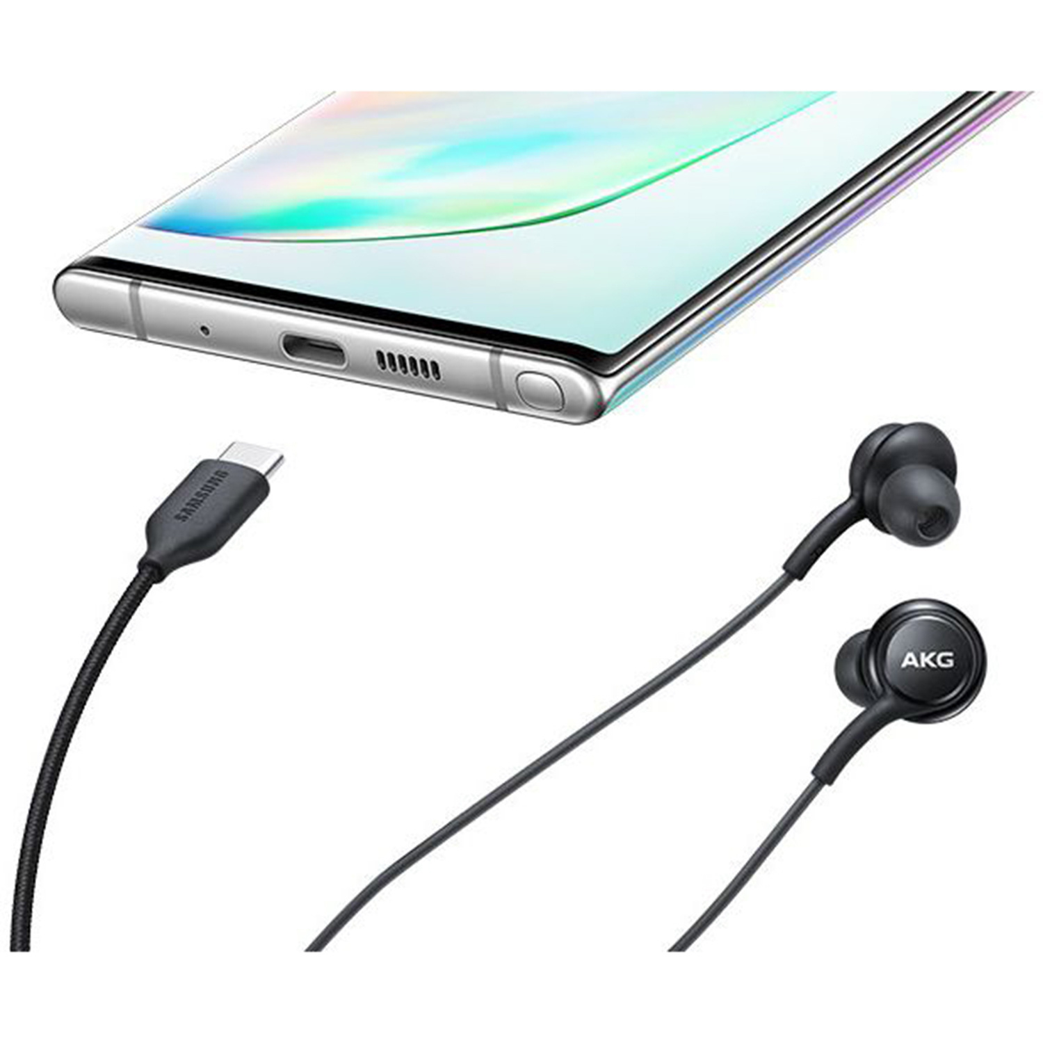 Un telefono, un cavo USB-C e auricolari AKG su una superficie bianca.
