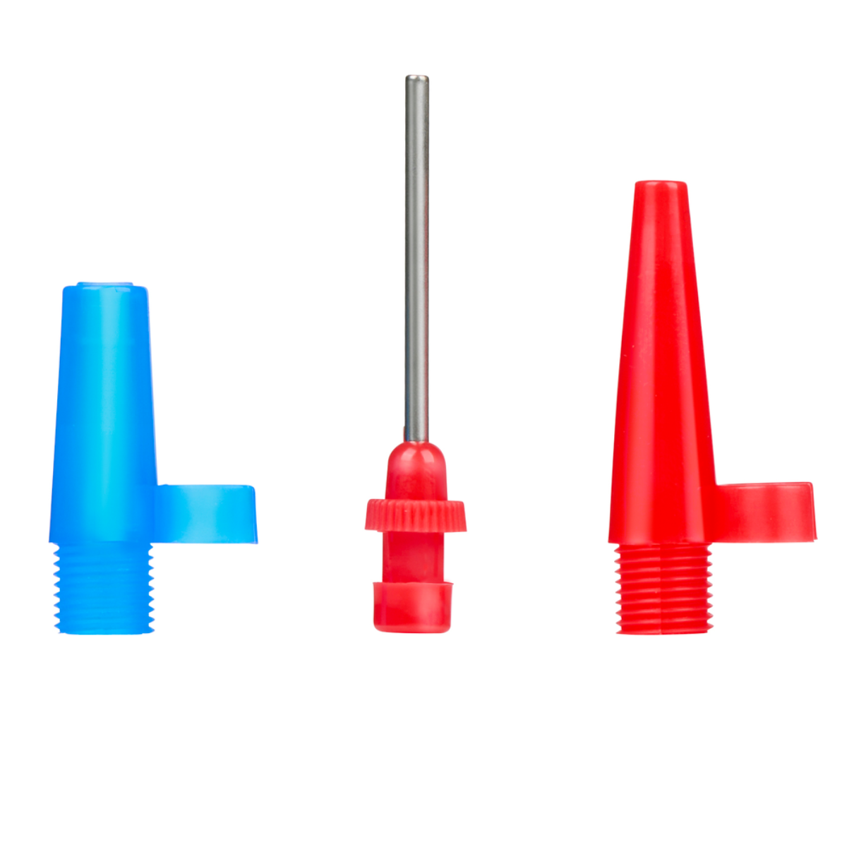 Drie gekleurde luchtpompmondstukken: blauw, zilver en rood, tegen een witte achtergrond.
