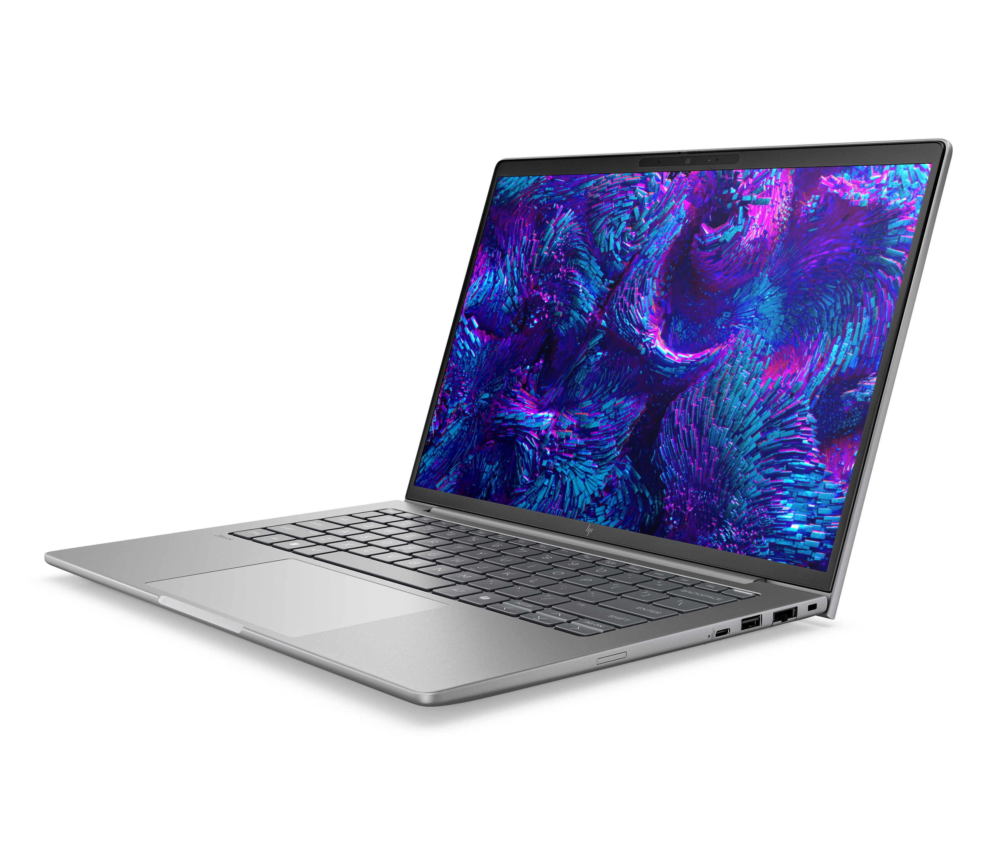 Laptop argentato su sfondo bianco, aperto che mostra un'immagine astratta colorata sullo schermo.