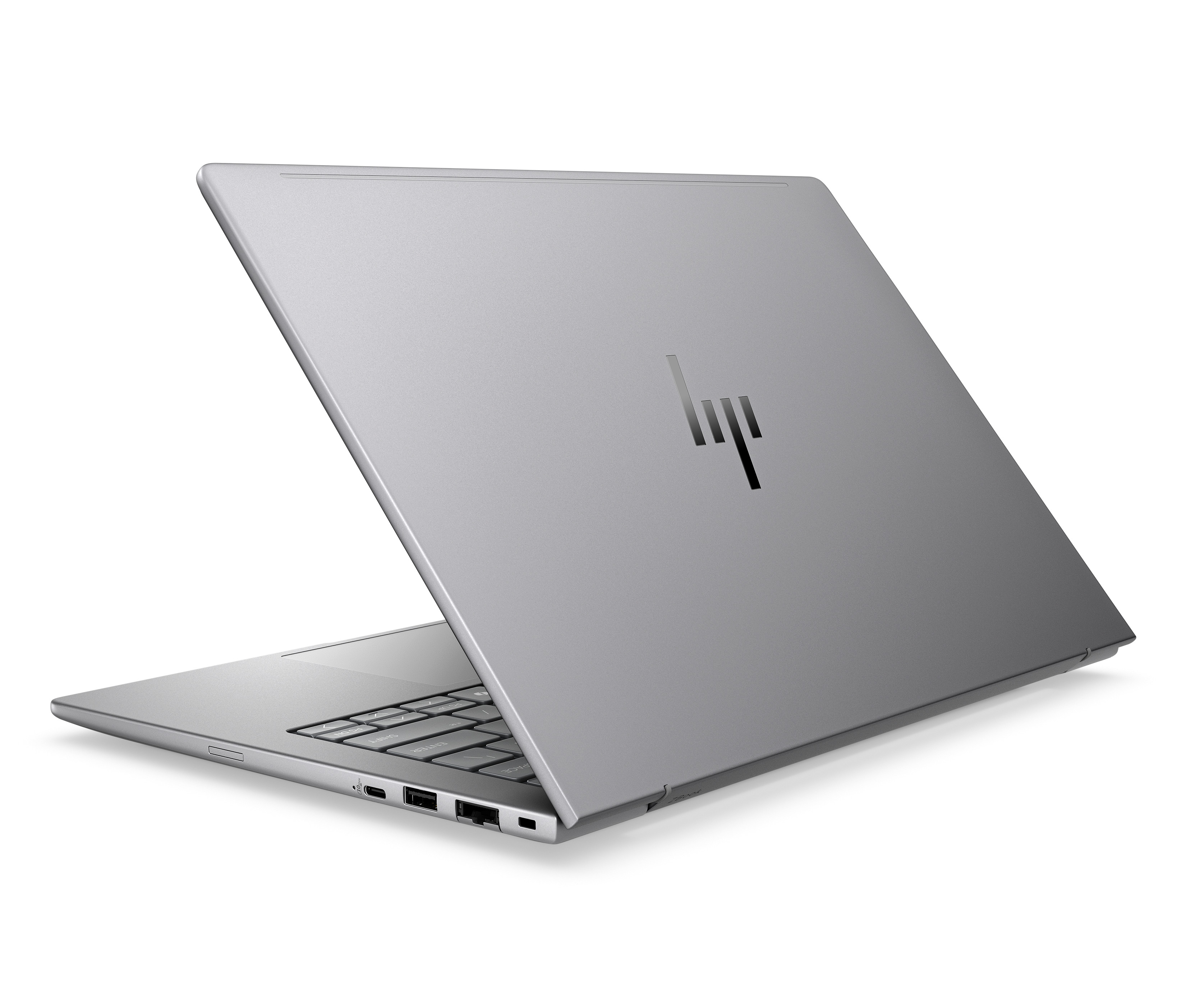 Un laptop HP grigio, parzialmente aperto, che mostra il retro con il logo HP. Sfondo bianco, scatto in studio pulito.