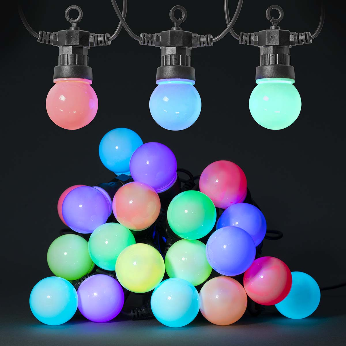 Etykieta energetyczna dla wyświetlacza, pokazująca szczegóły efektywności.