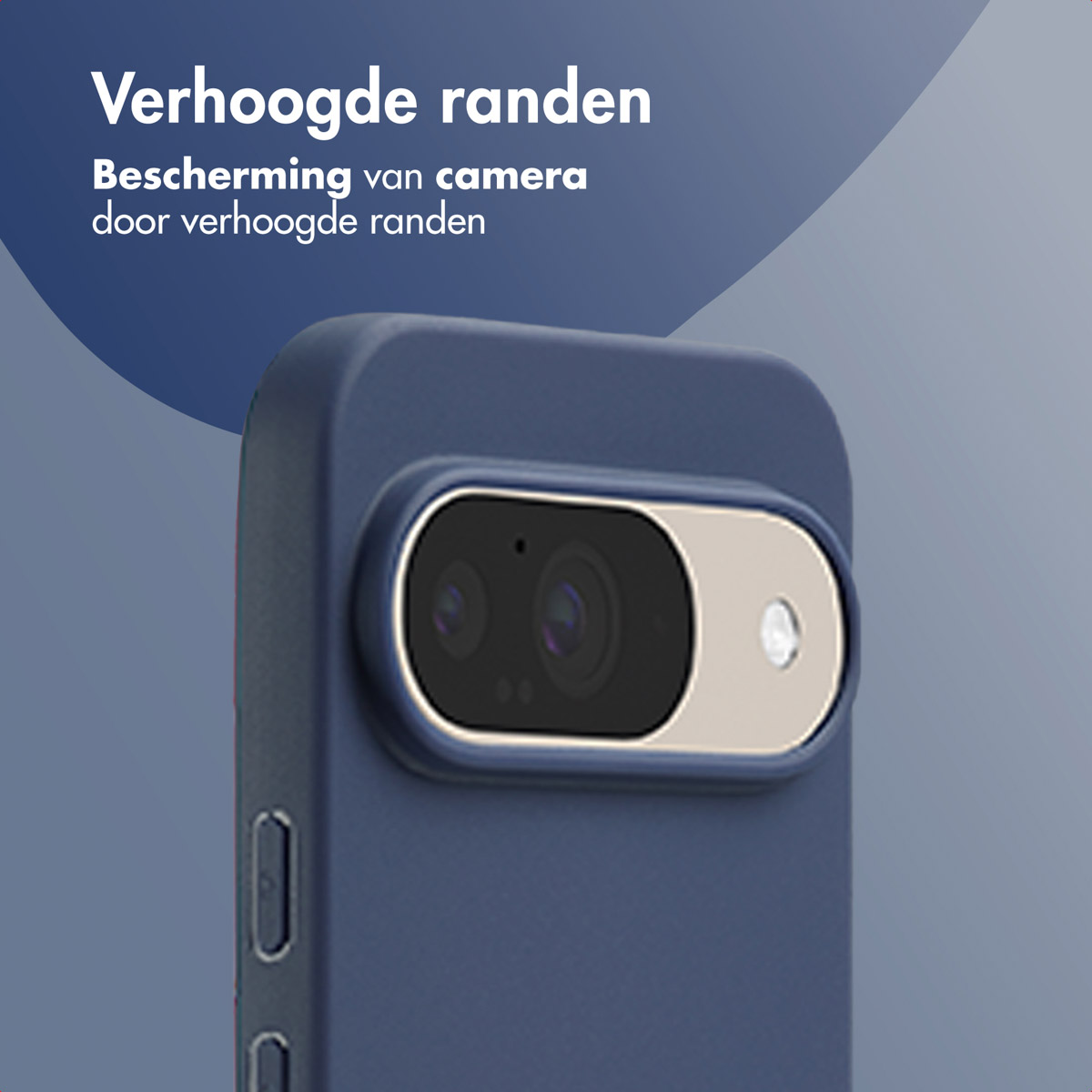 Gros plan d'un téléphone avec une coque bleue. La zone de la caméra est visible. La coque a des bords surélevés.
