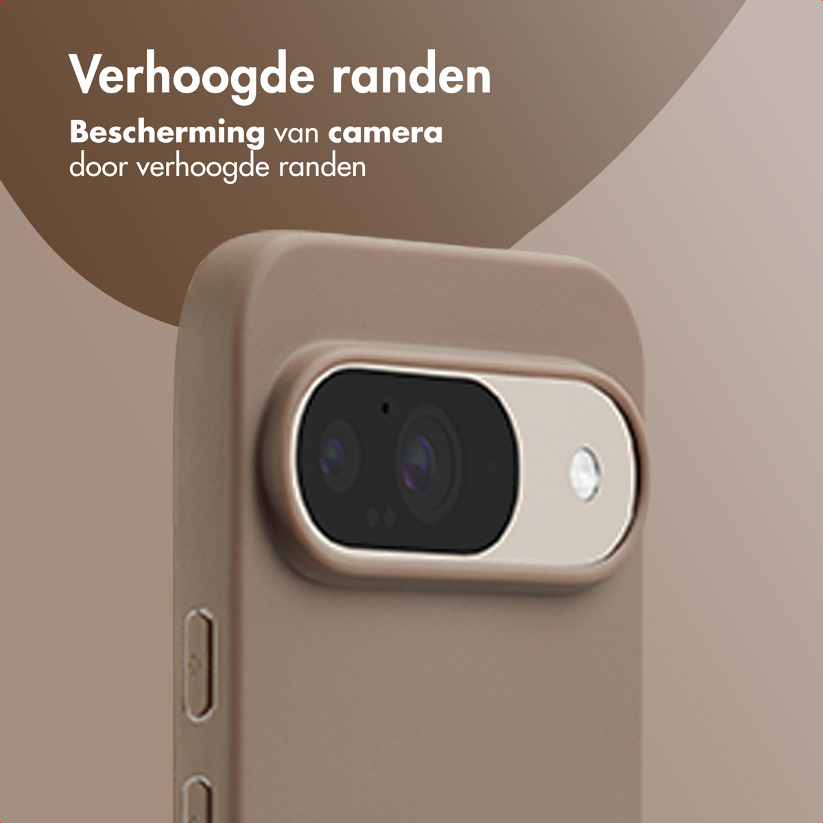 Gros plan d'un étui de téléphone, montrant la zone de la caméra. L'étui est beige.