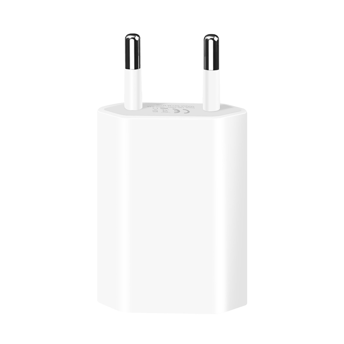 Un caricabatterie bianco con due spine. Ha una forma rettangolare semplice. Le spine sono argentate.