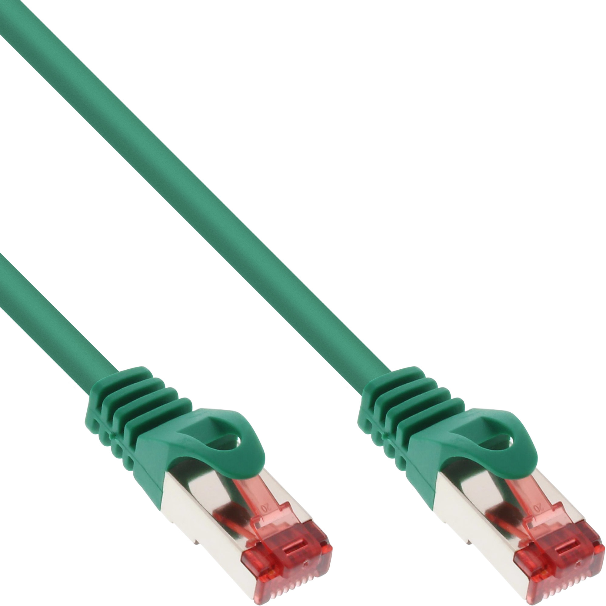 Zielony kabel Ethernet z czerwonymi złączami, na białym tle.
