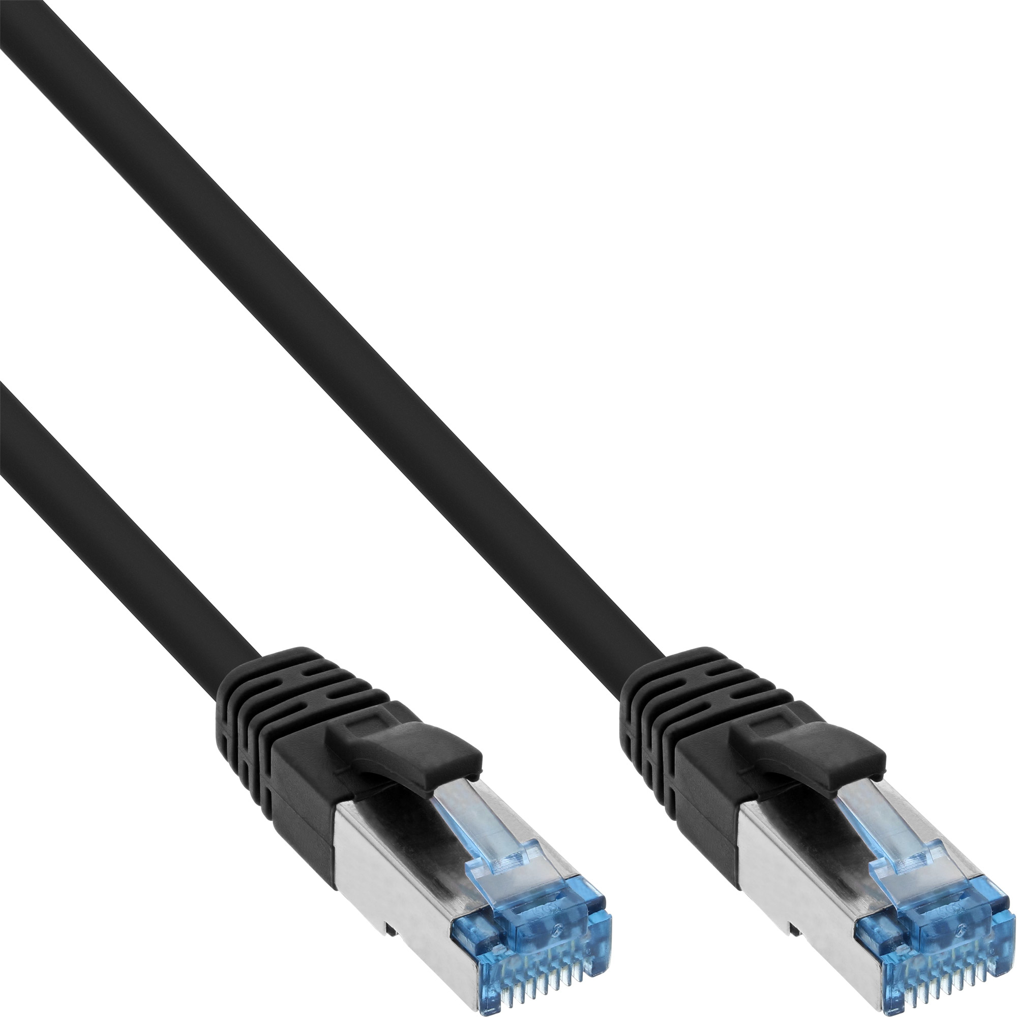 Czarny kabel Ethernet z niebieskimi złączami, na białym tle.