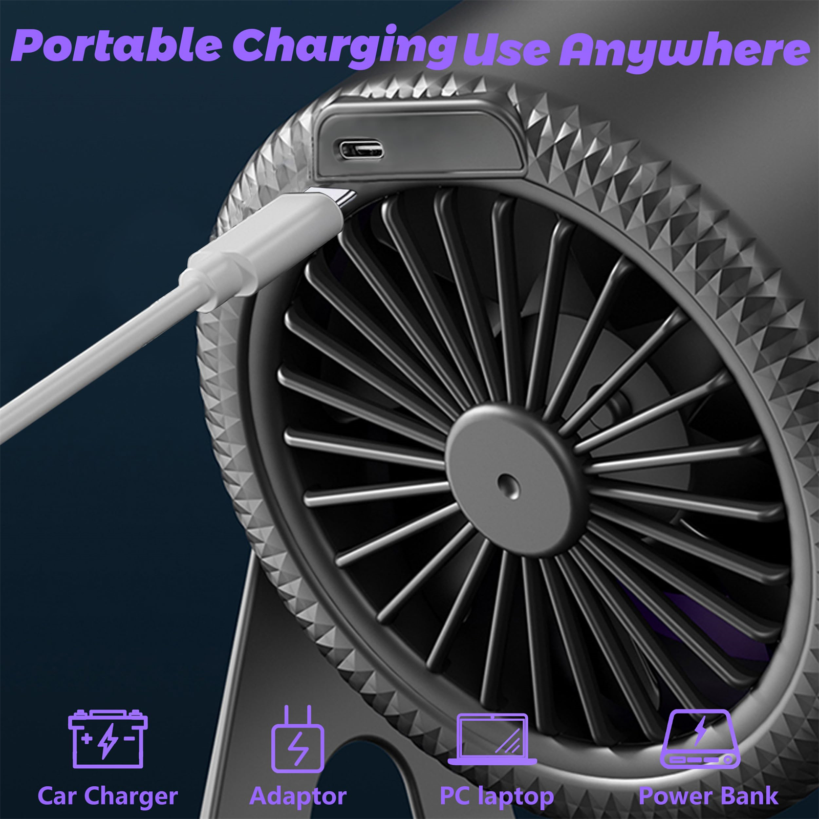 Schwarzer Ventilator mit angeschlossenem Ladekabel. Der Ventilator hat einen silbernen Rand und einen Ständer.