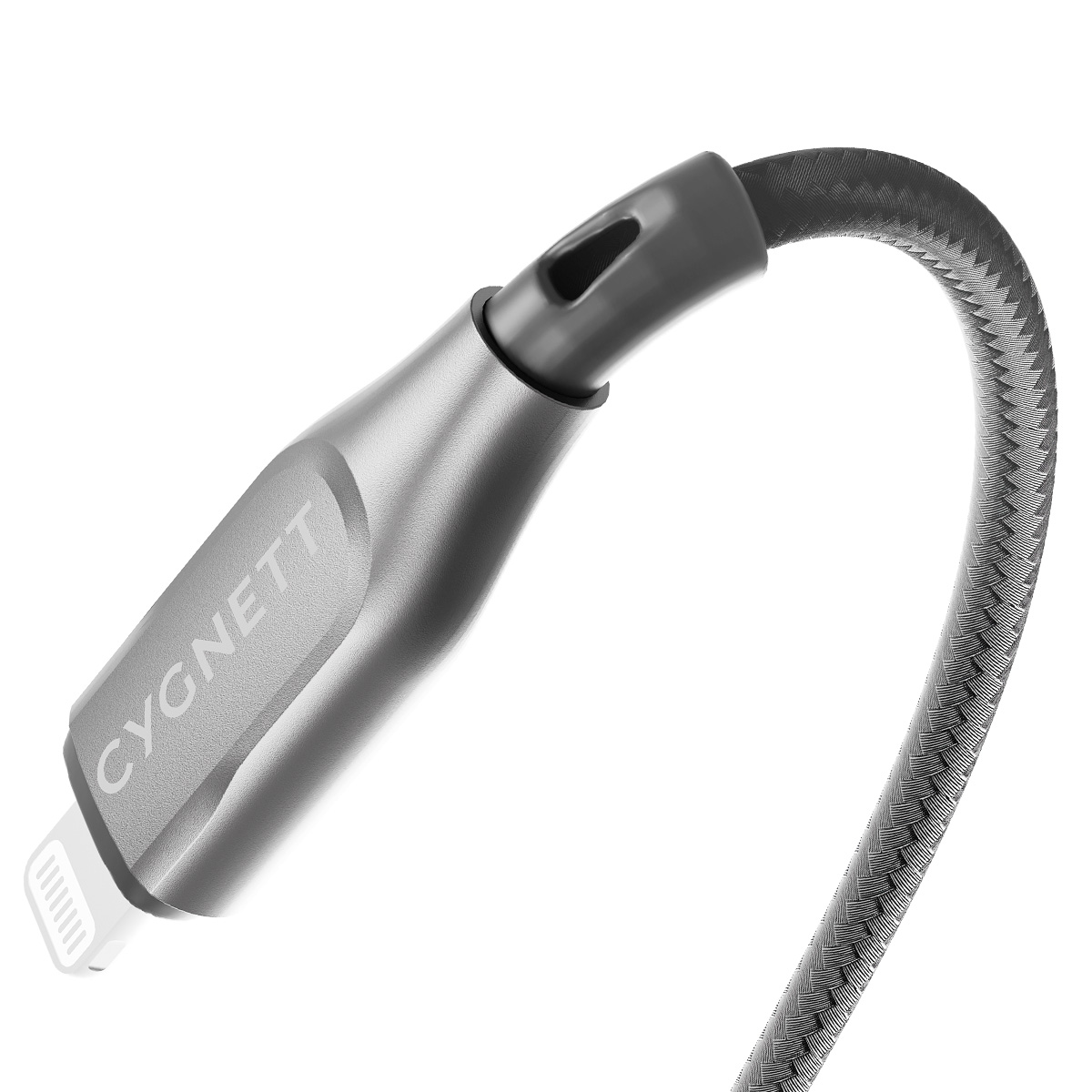 Un cavo da USB-C a Lightning argentato con il logo 'CYGNETT' sul connettore USB-C, su sfondo bianco.