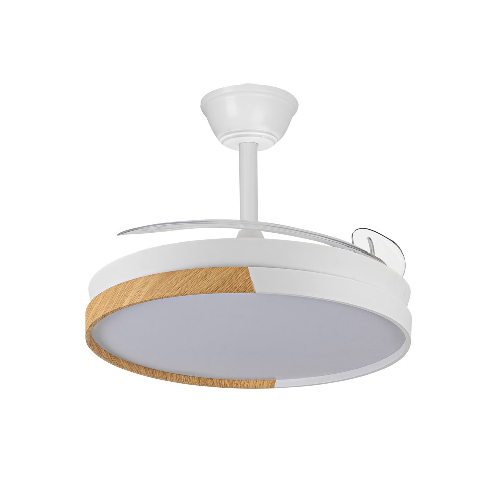 Ventilador de techo blanco con detalles de madera y aspas curvas.