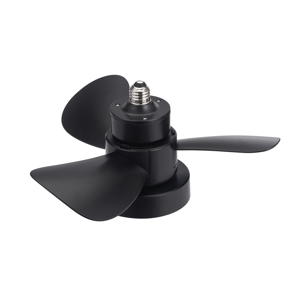 Un ventilador de techo negro con tres aspas y una bombilla sobre fondo blanco.