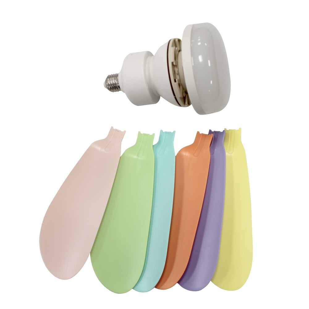 Bombilla blanca con aspas de ventilador adjuntas, varios colores.