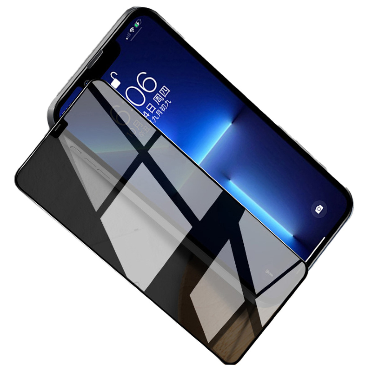 Een smartphone met een schermbeschermer, die het interieur van een kamer reflecteert.