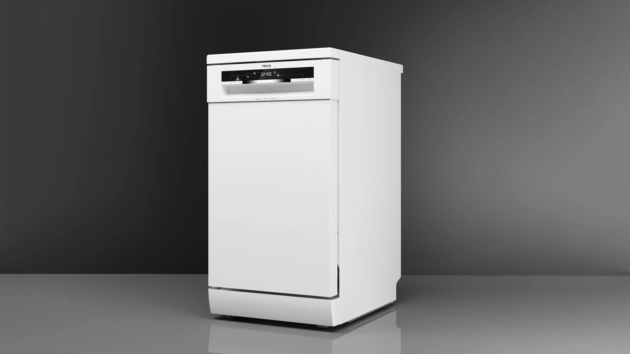 Biała zmywarka w pokoju, z cyfrowym wyświetlaczem i przyciskami na górnym panelu.