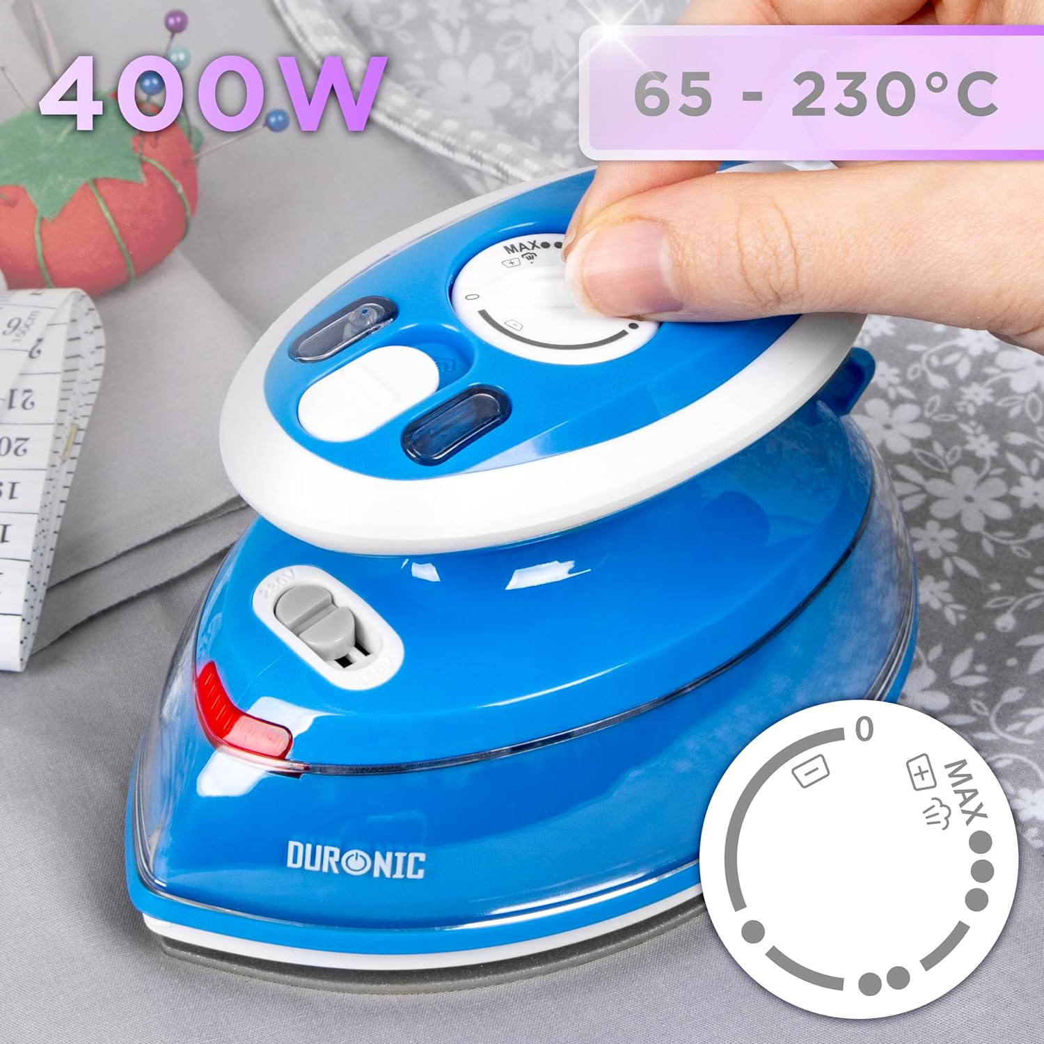 Blaues Bügeleisen mit Temperatureinstellungen und Hand, die es einstellt, mit 'DURONIC'.