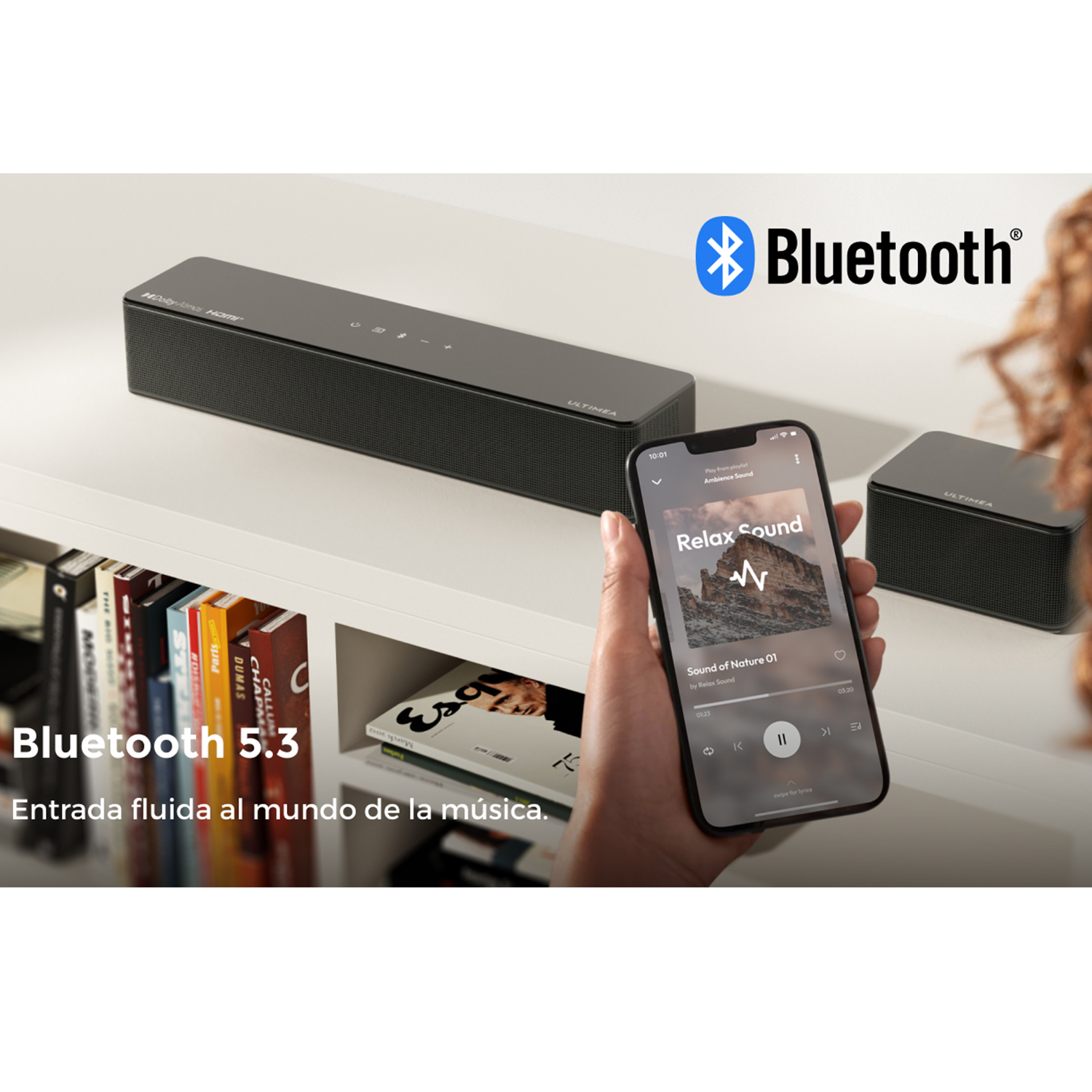 Smartphone mostrando app de música, barra de sonido y altavoz. Se resalta la conexión Bluetooth.