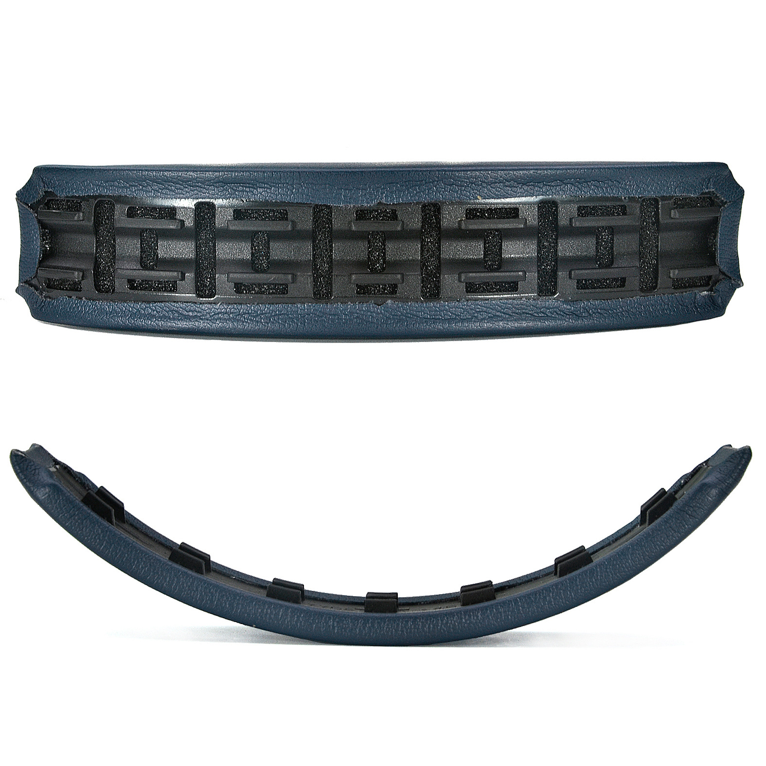 Due cuscinetti per archetto blu scuro, uno che mostra la struttura in schiuma, su uno sfondo bianco. Entrambi sono curvi.