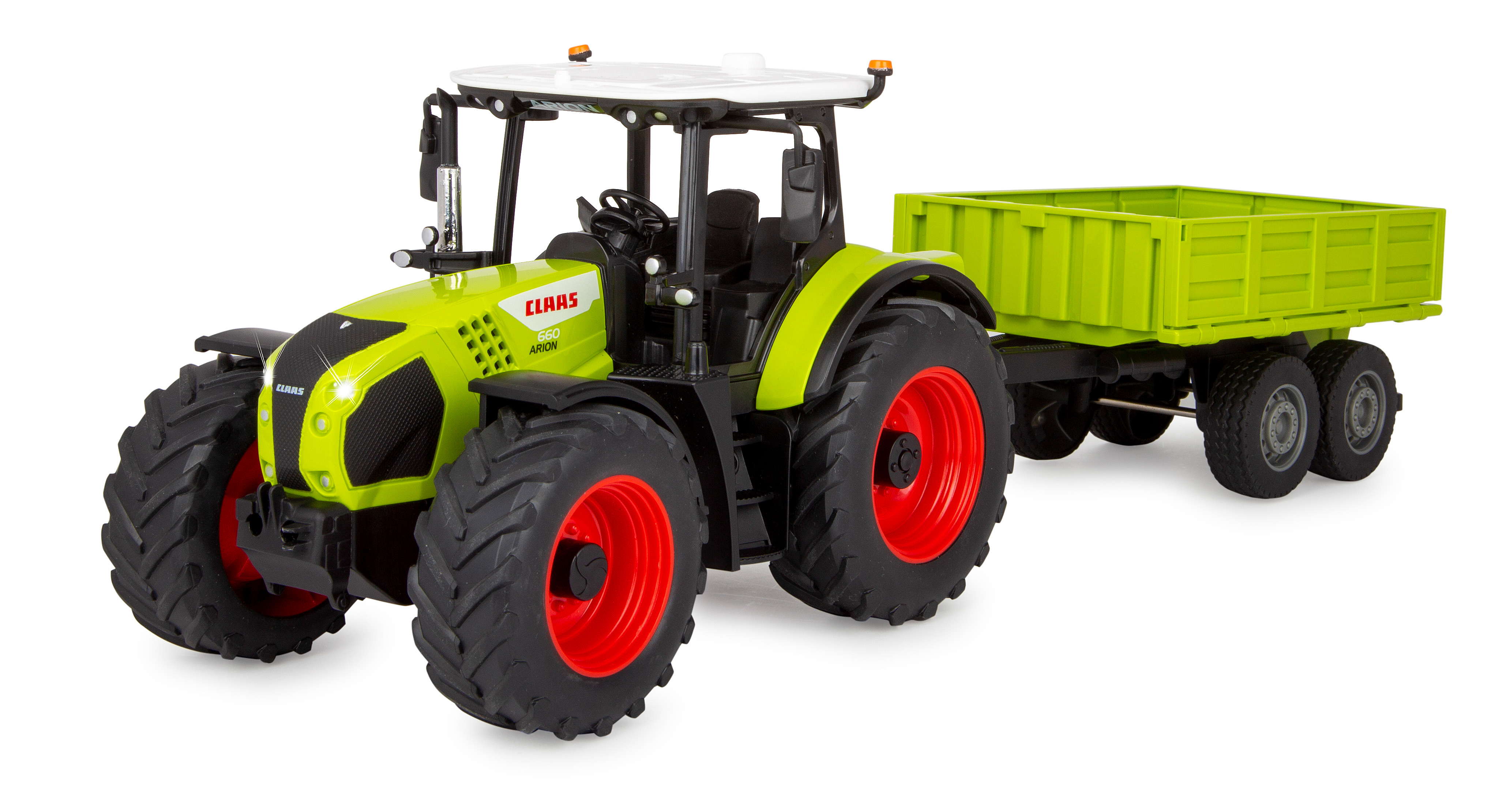 Ein grüner Traktor mit Anhänger und roten Rädern auf weißem Hintergrund.