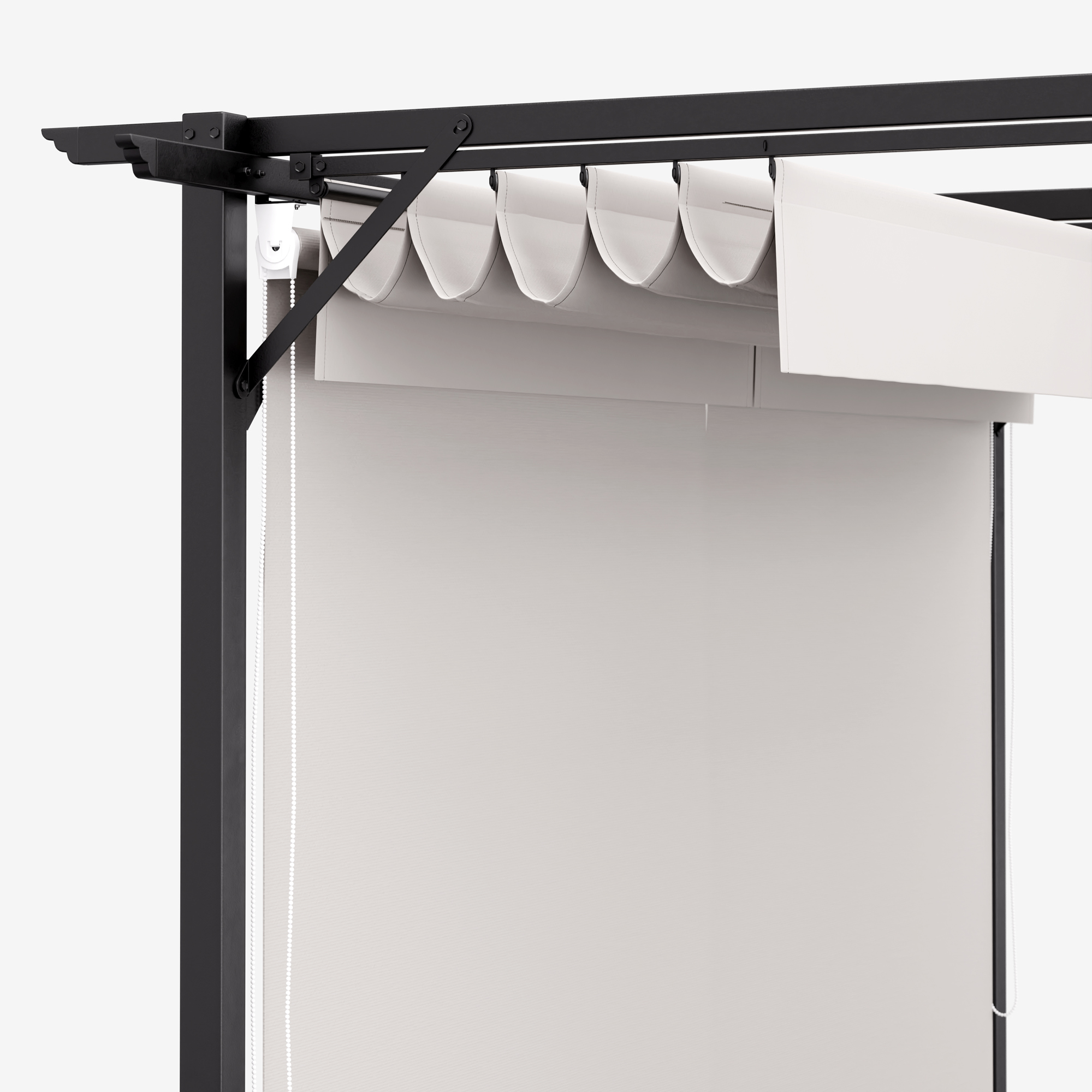 Primer plano de una esquina de pérgola negra. El techo es de tela blanca. Se usa tela blanca como panel lateral.