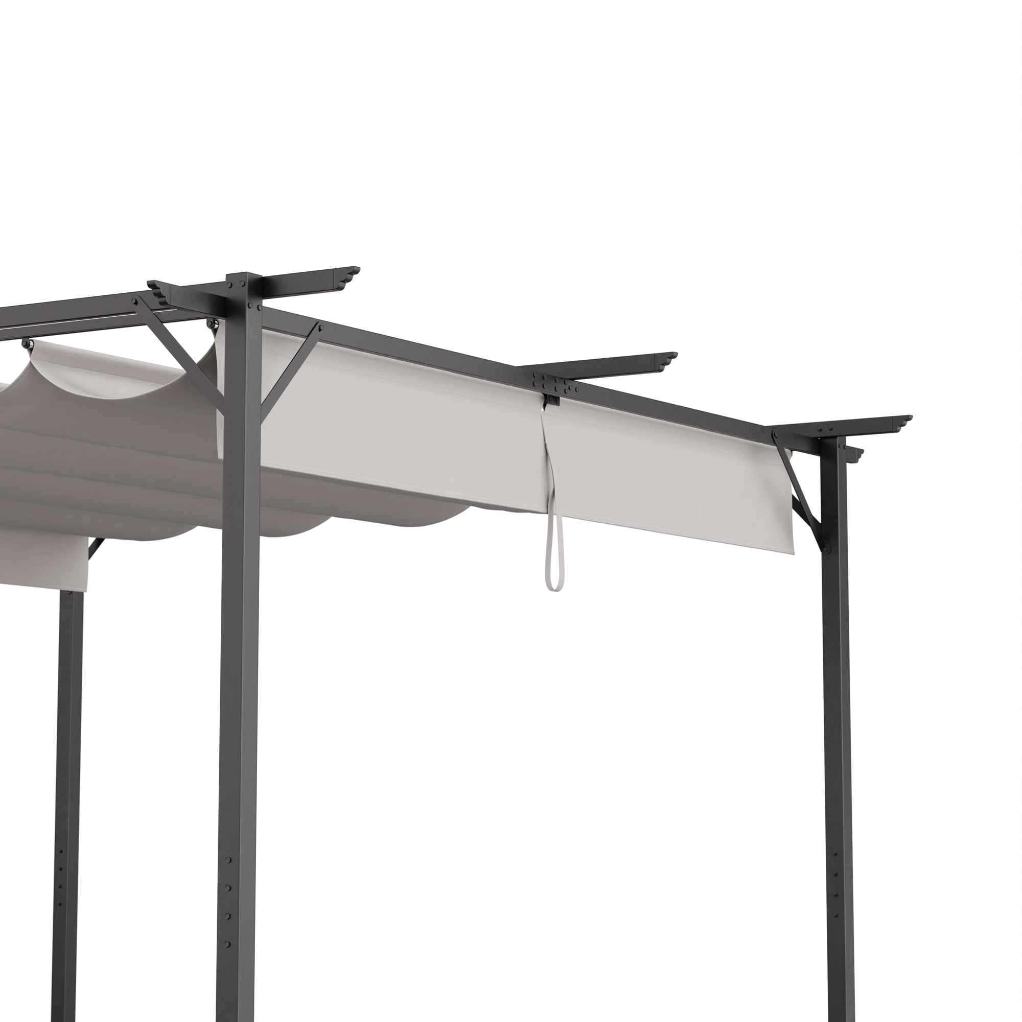 Eine schwarze Metallpergola mit befestigten beigen Stoffbahnen, vor einem weißen Hintergrund.
