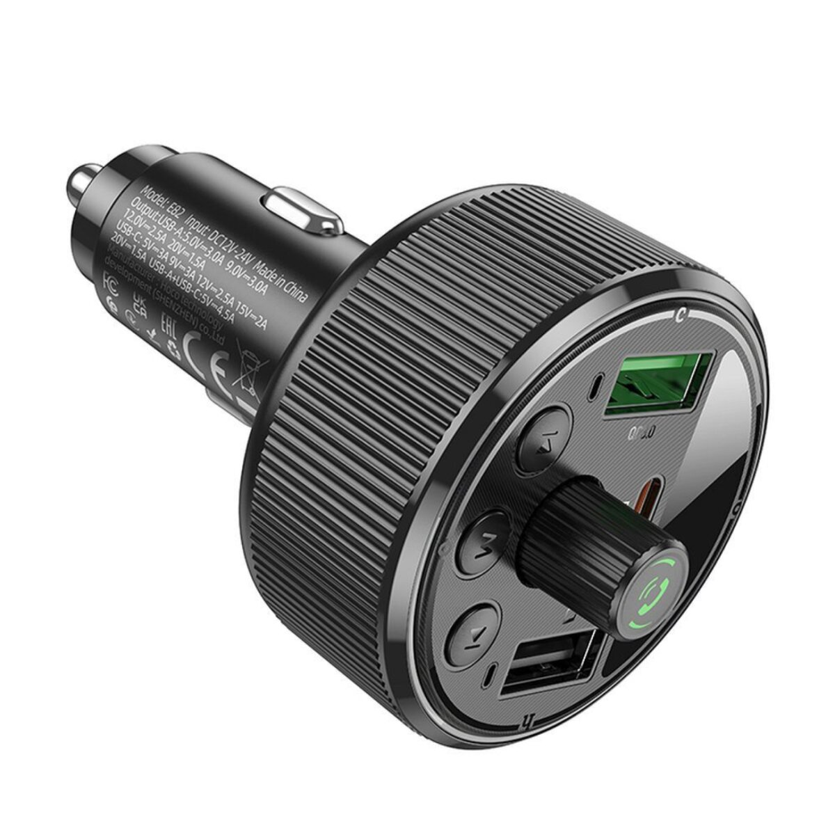 Ein schwarzes Autoladegerät mit USB-Anschlüssen, einem Drehregler und Tasten. Technische Details sind sichtbar.