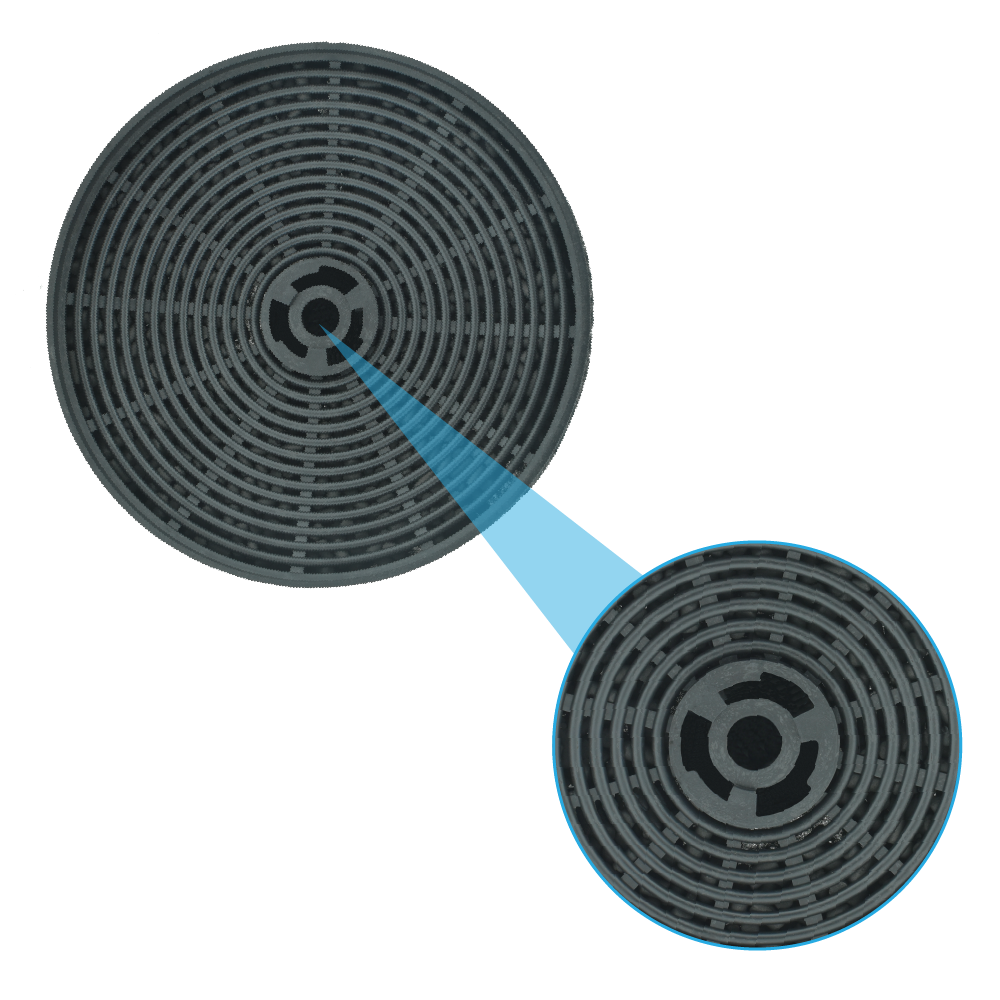Czarny, okrągły filtr ze współśrodkowymi okręgami i szczegółowym widokiem środka.