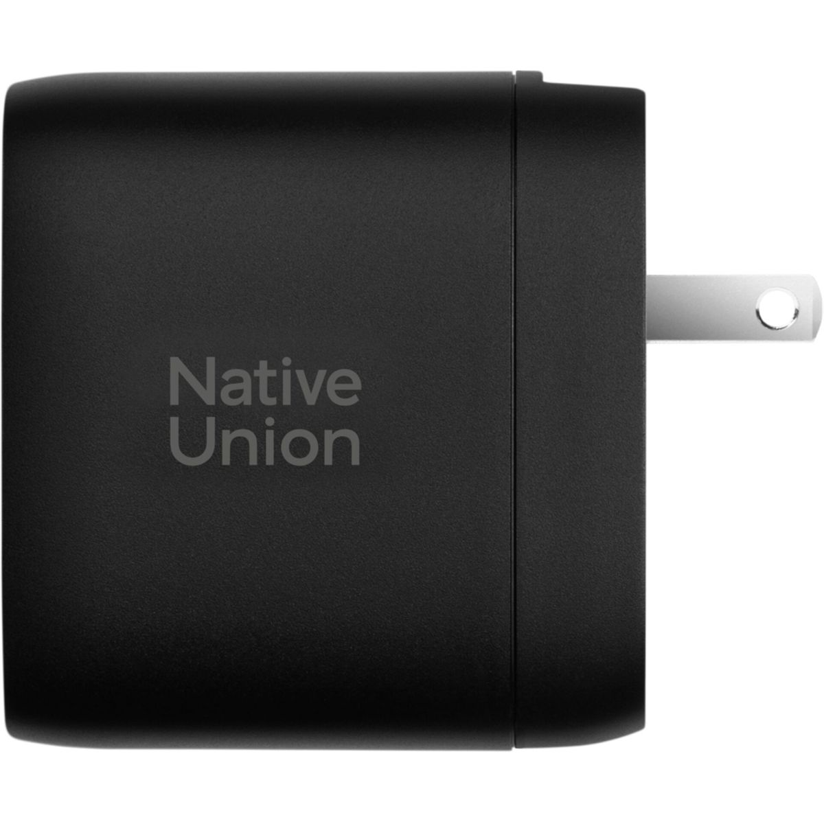 Adattatore di alimentazione nero Native Union con il logo del marchio stampato sulla parte anteriore.