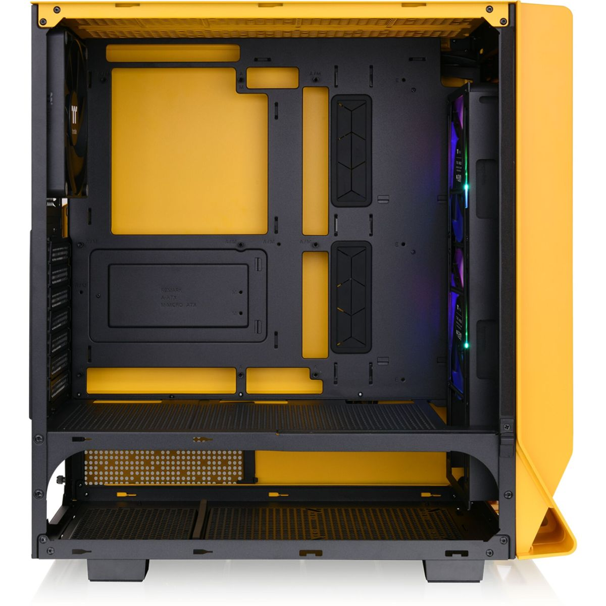 Viene mostrato l'interno di un case per computer giallo. Il case ha componenti neri e un interno giallo.