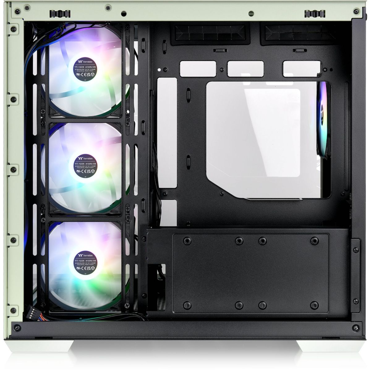 Interno di un case per computer con tre ventole che mostrano colori arcobaleno.