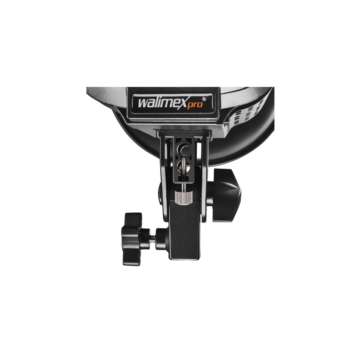 Czarny uchwyt do kamery, z pokrętłem i śrubą, przymocowany do czarnej głowicy oświetleniowej.