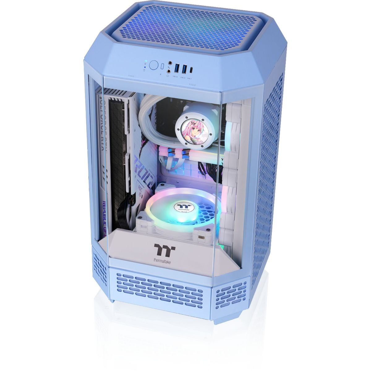 Un case per computer azzurro con pannelli in vetro, mostra componenti interni come un dissipatore e ventole con illuminazione RGB.