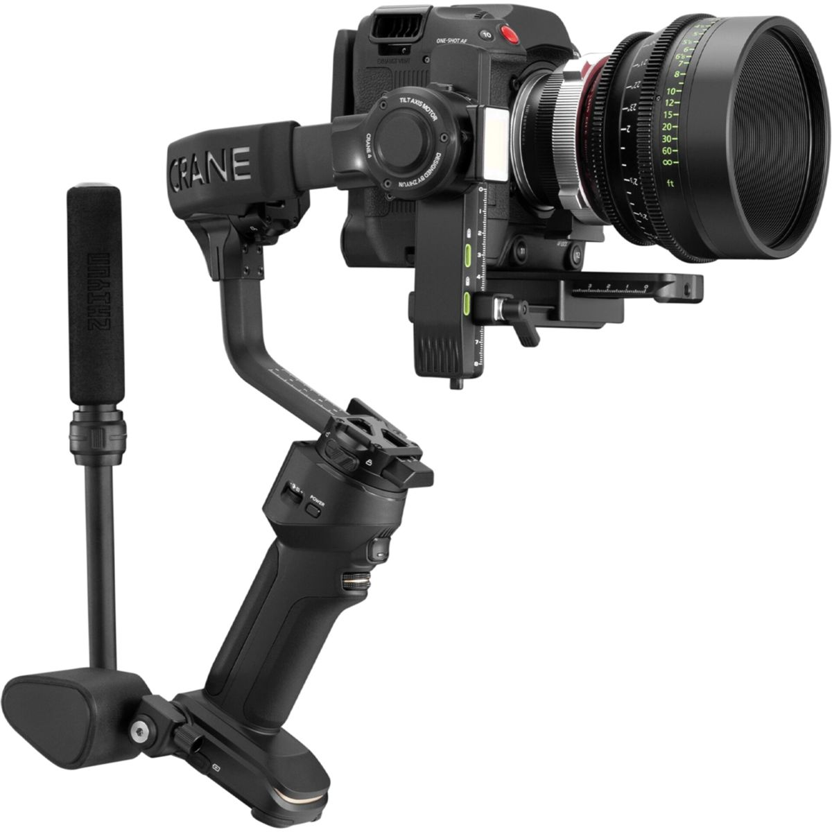 Eine Kamera, die auf einem Gimbal montiert ist. Die Person, die es hält, ist nicht sichtbar. Auf dem Gimbal steht CRANE.
