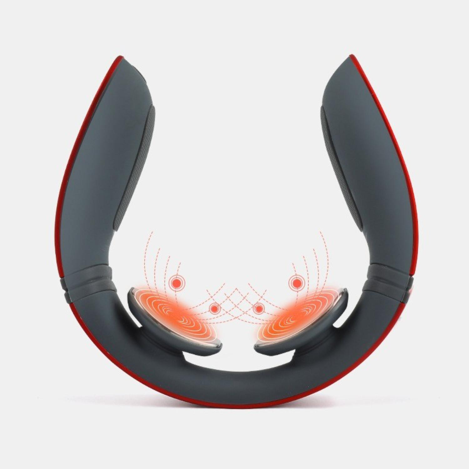 Ein grau-rotes Nackenmassagegerät mit roten Linien, die Hitze anzeigen, auf weißem Hintergrund. Das Gerät ist offen.