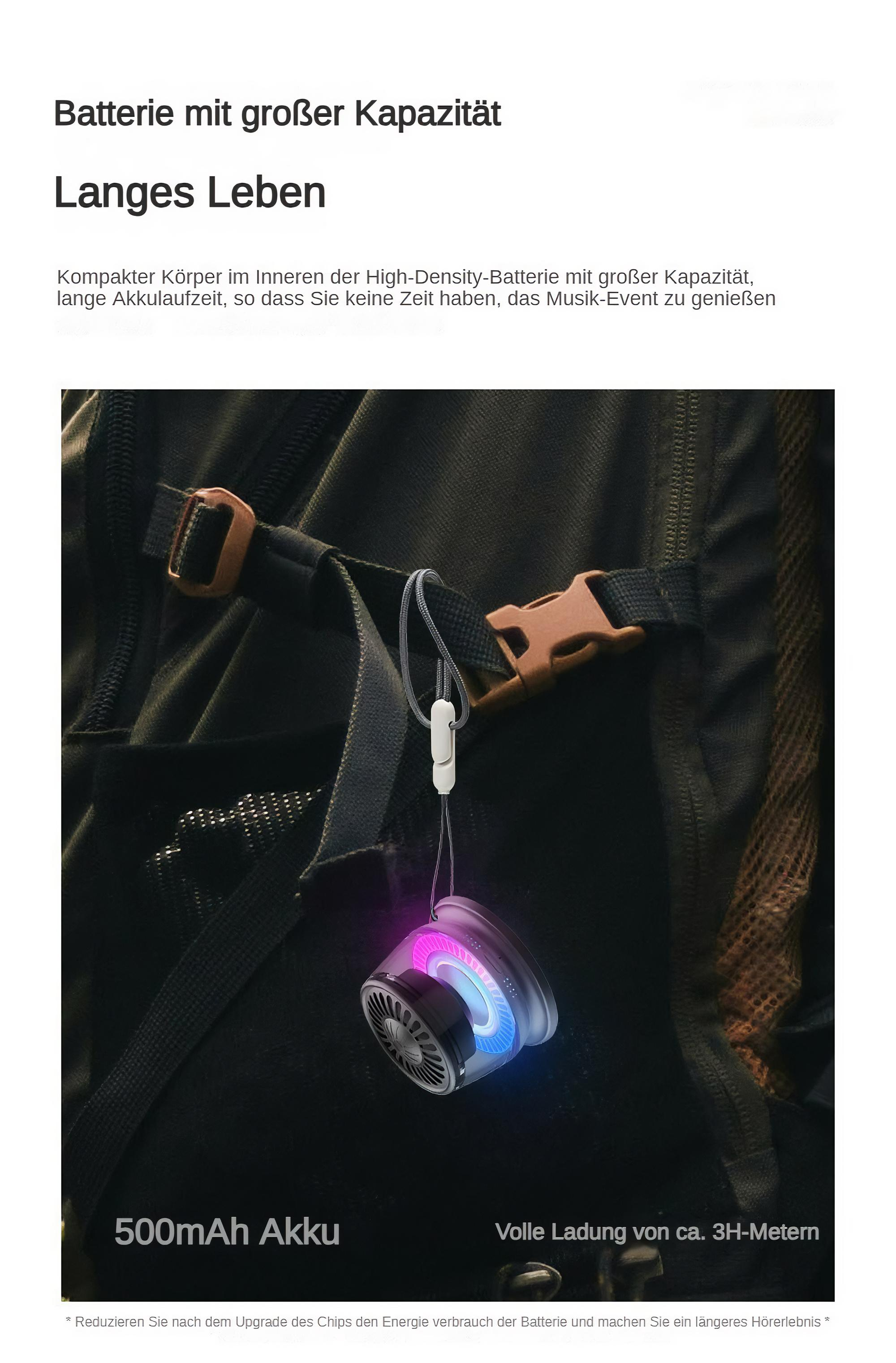 Das Bild zeigt Text, einen kleinen Lautsprecher an einem Rucksack, mit Text über Akkukapazität und lange Lebensdauer.
