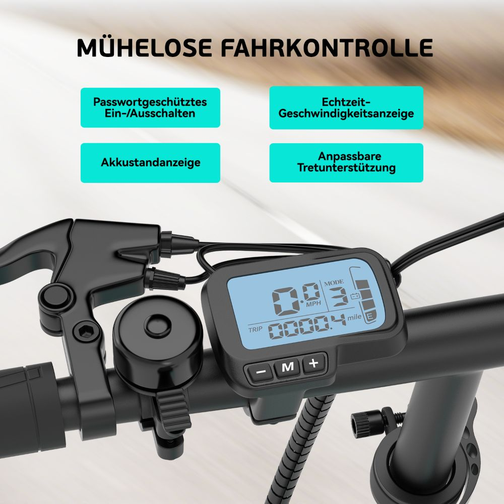 Elektrofahrradlenker mit Display, das Geschwindigkeit, Fahrstrecke und Akkulaufzeit anzeigt, sowie Bedienelemente und Klingel.