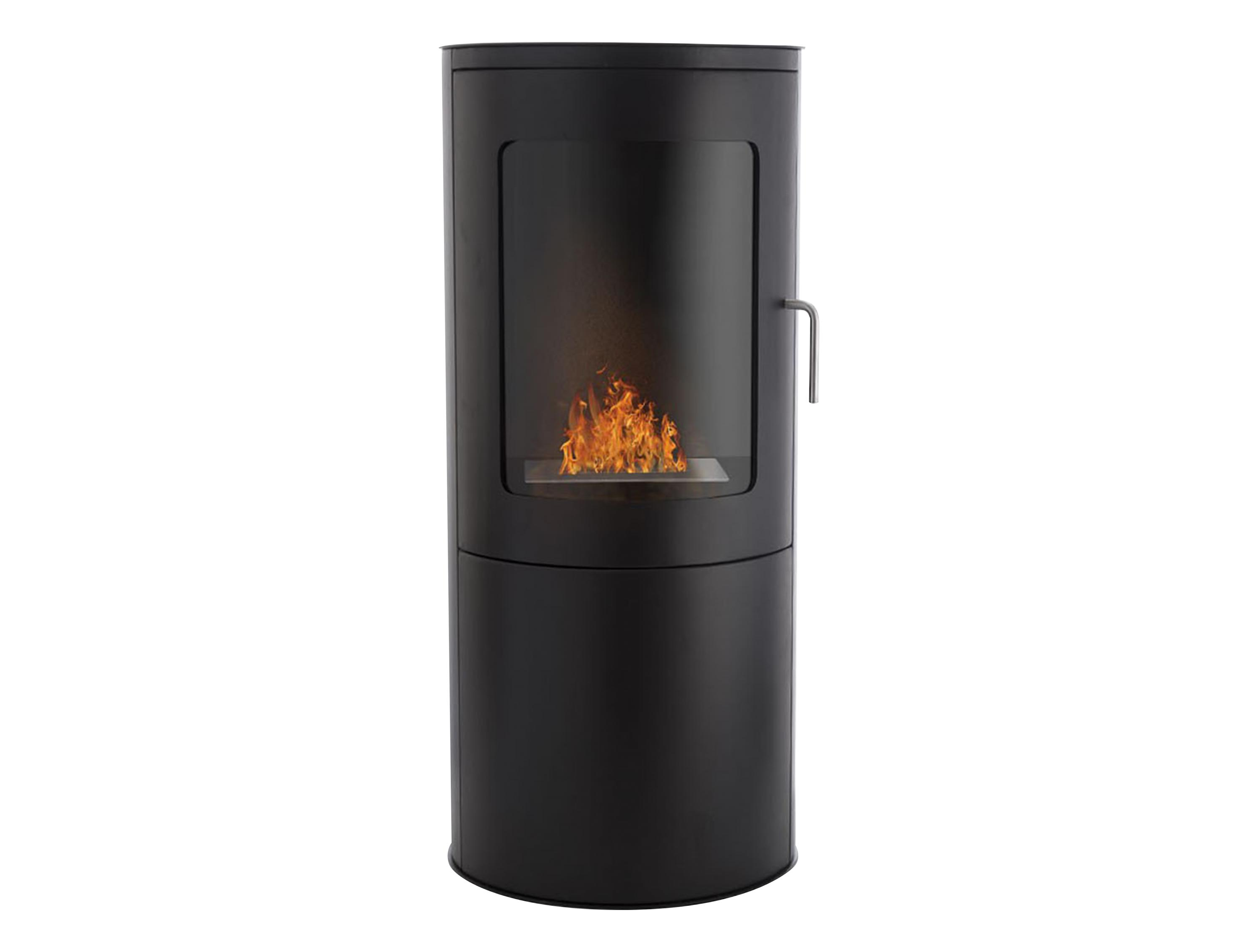 Una chimenea negra con llamas. Una puerta con manija es visible.