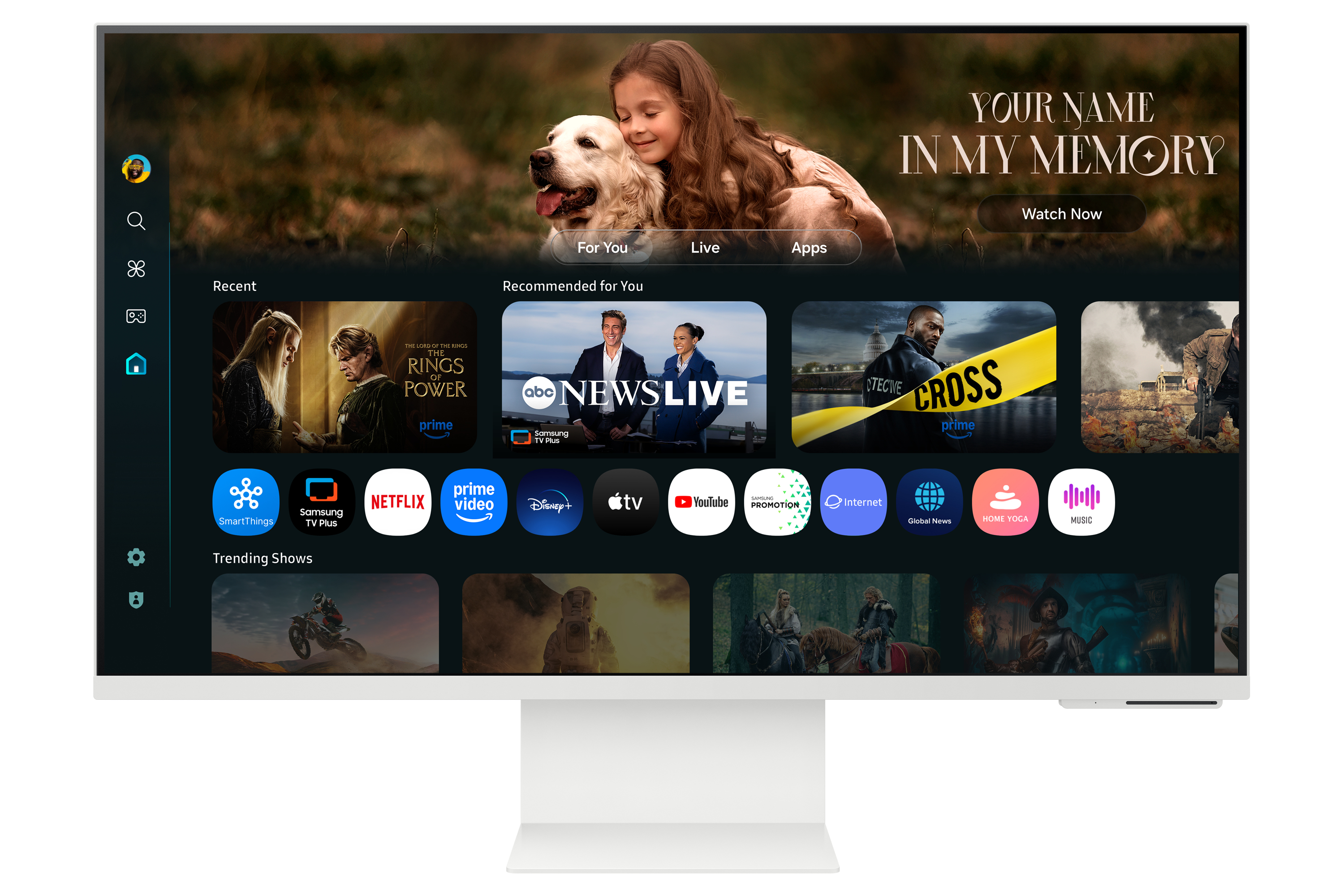 Biały monitor wyświetla kobietę z psem i aplikacjami do strumieniowania na białym stojaku z białą podstawą.