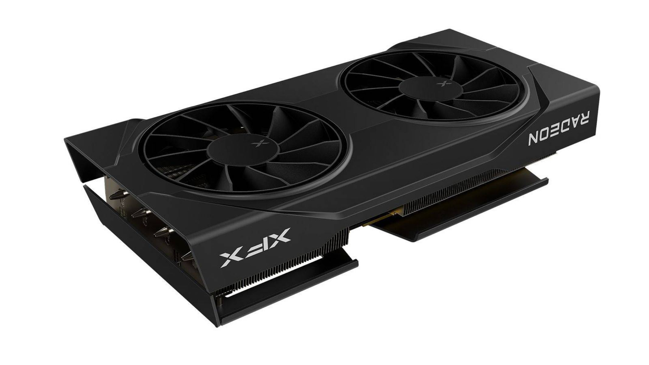 Tarjeta gráfica negra XFX Radeon con dos ventiladores. Vista en ángulo. Logotipos de Radeon y XFX visibles. Fondo blanco.