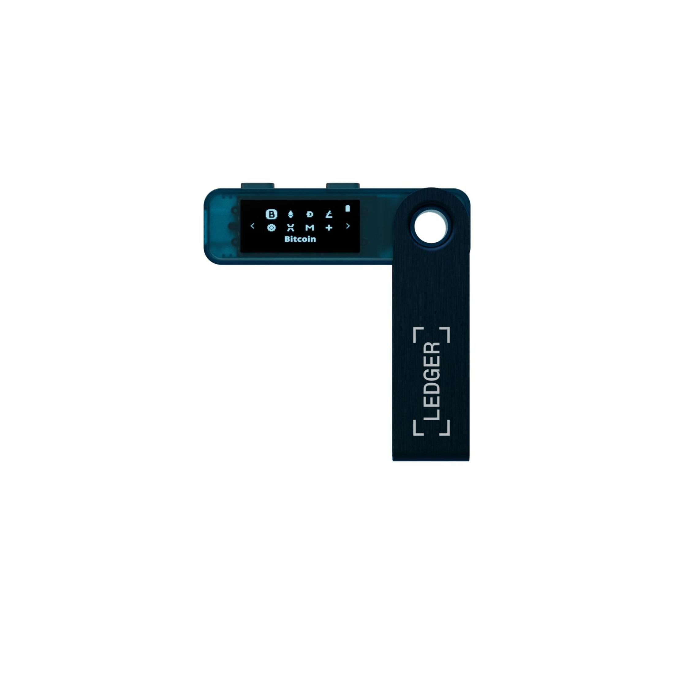 Una billetera de hardware de criptomonedas Ledger Nano X azul oscuro está abierta, mostrando una transacción Bitcoin.